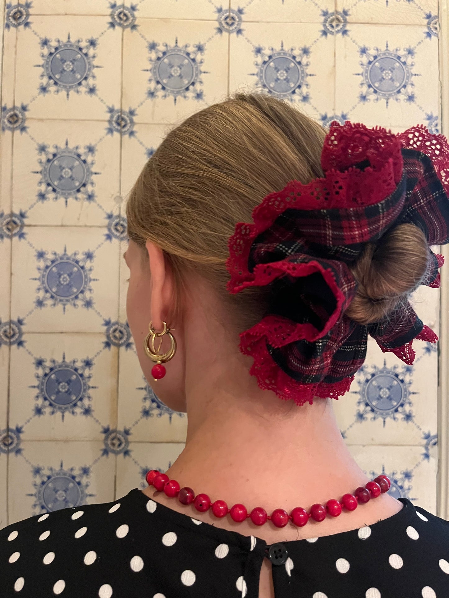 scrunchie tartan & lace