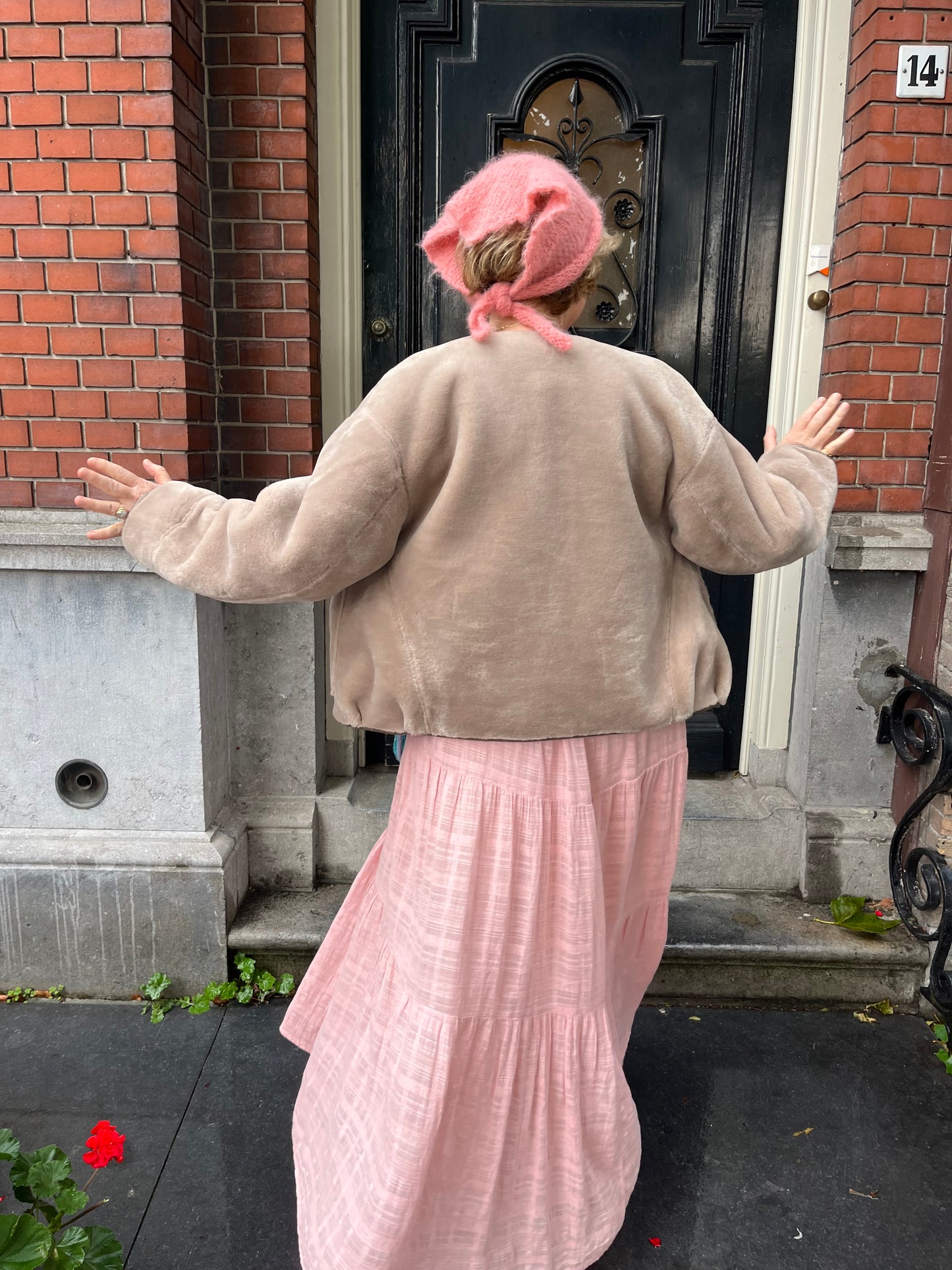 trendy triangle scarf peachy pink (M/L)