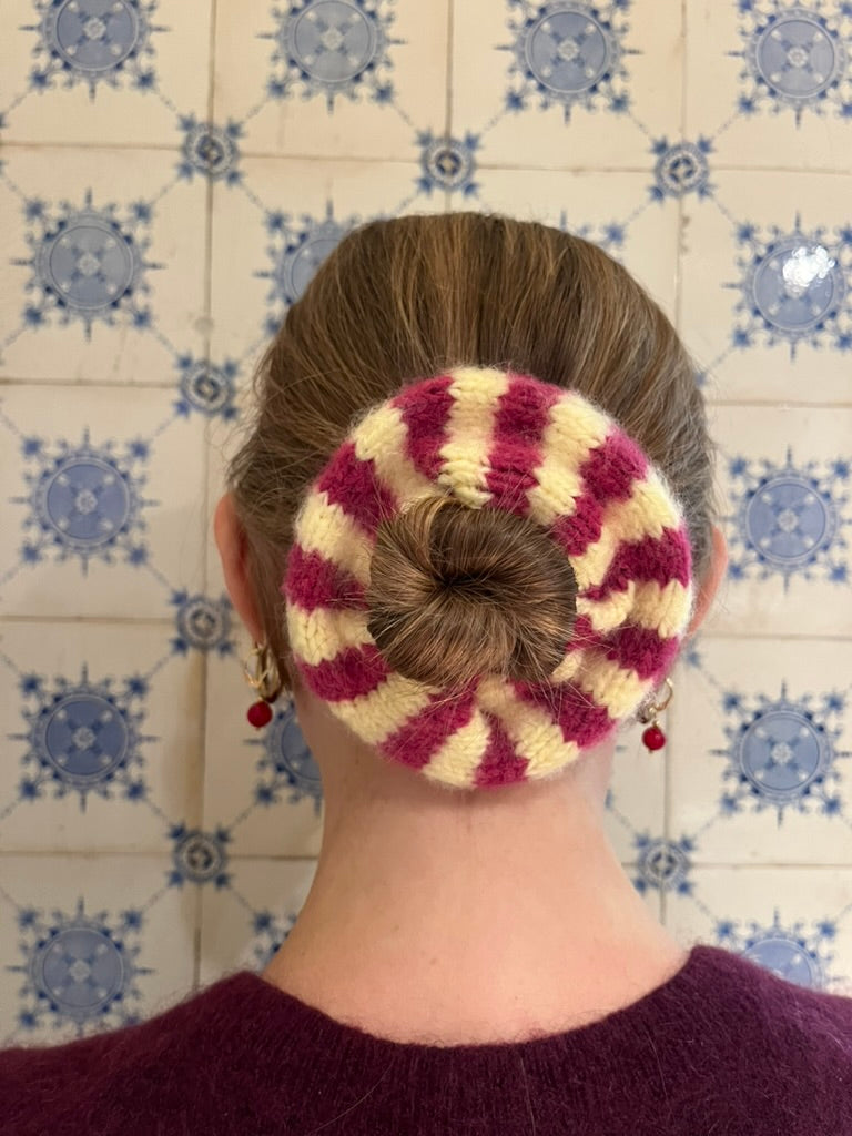 knit scrunchie raspberry & custard