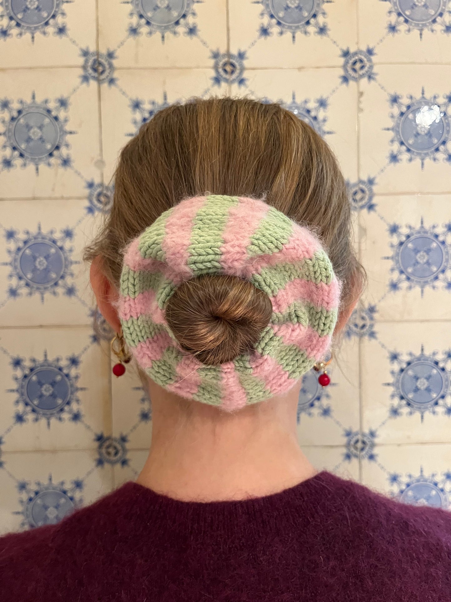 knit scrunchie sage & cotton candy