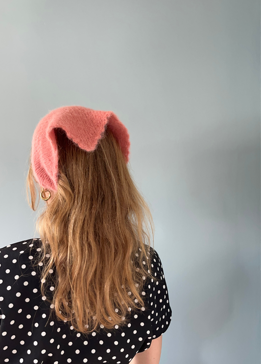 trendy triangle scarf peachy pink (S/M)