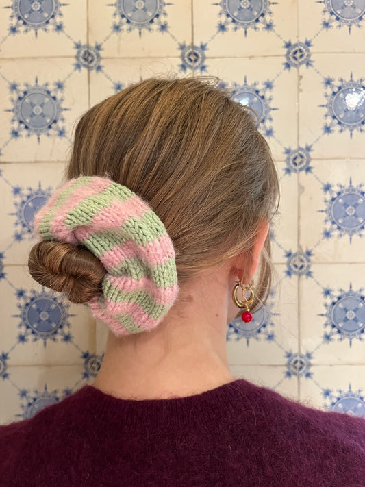 knit scrunchie sage & cotton candy